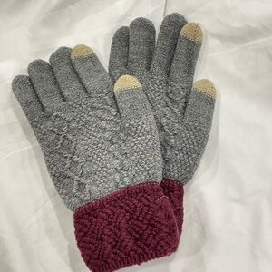 Jeanne Simmons Knit Texting Gloves Winter Argyle Pattern Two Tone Grey Burgundy